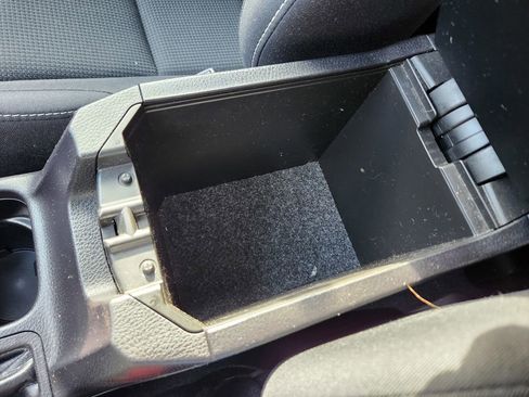 Used 2018 Toyota RAV4 XLE image 16