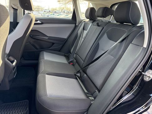 Certified 2023 Volkswagen Taos S image 25