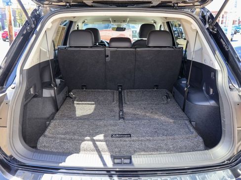 Certified 2023 Volkswagen Tiguan SE image 10