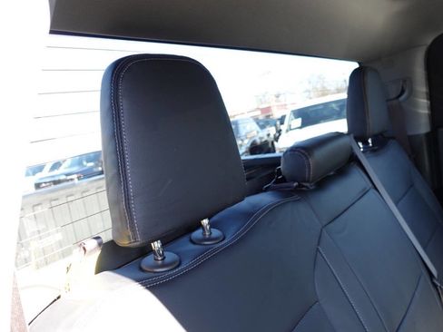 Used 2024 Chevrolet Silverado 1500 LT image 29