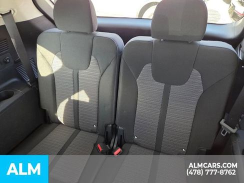 Used 2024 Kia Sorento LX image 8