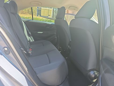 Used 2025 Toyota Corolla LE image 11