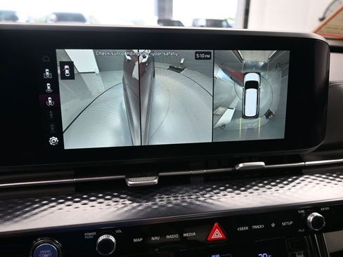 Used 2024 Kia Carnival SX Prestige image 23