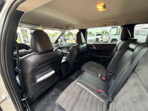 Used 2022 Mitsubishi Outlander SE AWD/4WD image 24