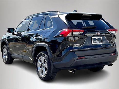 Used 2024 Toyota RAV4 XLE w/ Convenience Package image 4