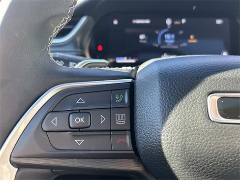 Used 2024 Jeep Grand Cherokee Laredo X image 23