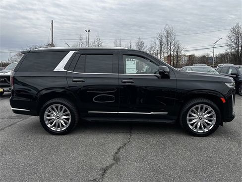 Used 2023 Cadillac Escalade Premium Luxury image 4