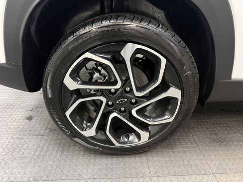 New 2026 Chevrolet Trax RS w/ Sunroof Package image 12