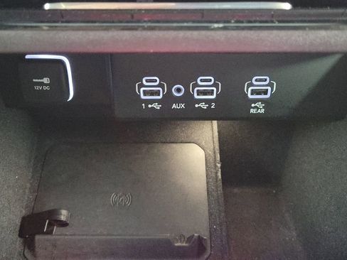 Used 2024 Jeep Wagoneer L Series III w/ Premium Group I image 19