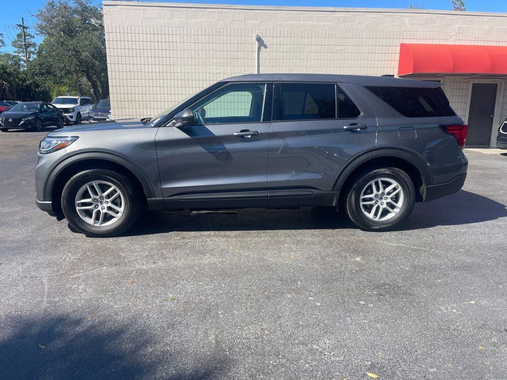 Used 2026 Ford Explorer Active RWD image 2
