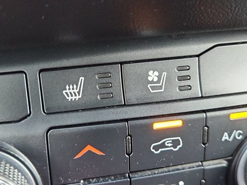 Used 2024 Dodge Durango GT AWD/4WD image 23