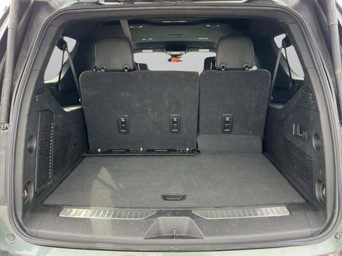 Used 2023 Chevrolet Suburban Premier image 23