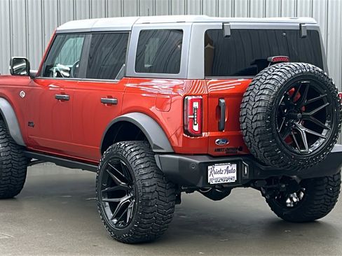 Used 2023 Ford Bronco Wildtrak image 3