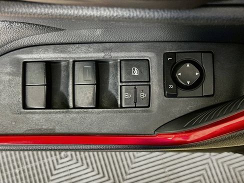Used 2019 Toyota RAV4 LE w/ Carpet Mat Package AWD/4WD image 20