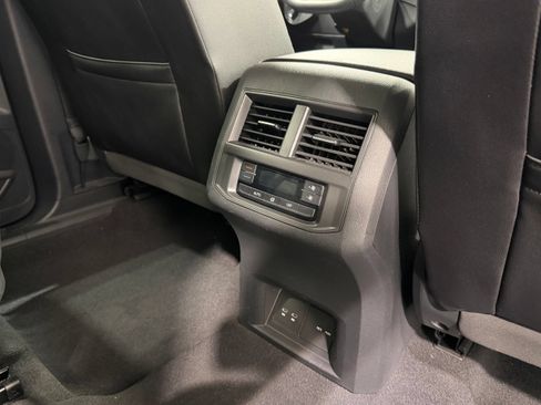 Used 2023 Volkswagen Atlas SE FWD image 40