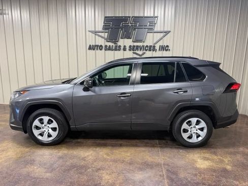 Used 2021 Toyota RAV4 LE FWD image 3