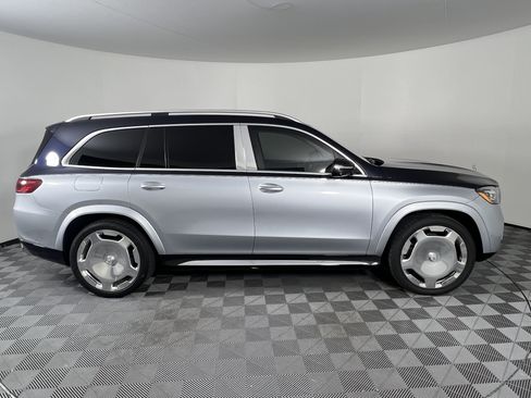 Used 2024 Mercedes-Benz Maybach GLS 600 4MATIC image 15