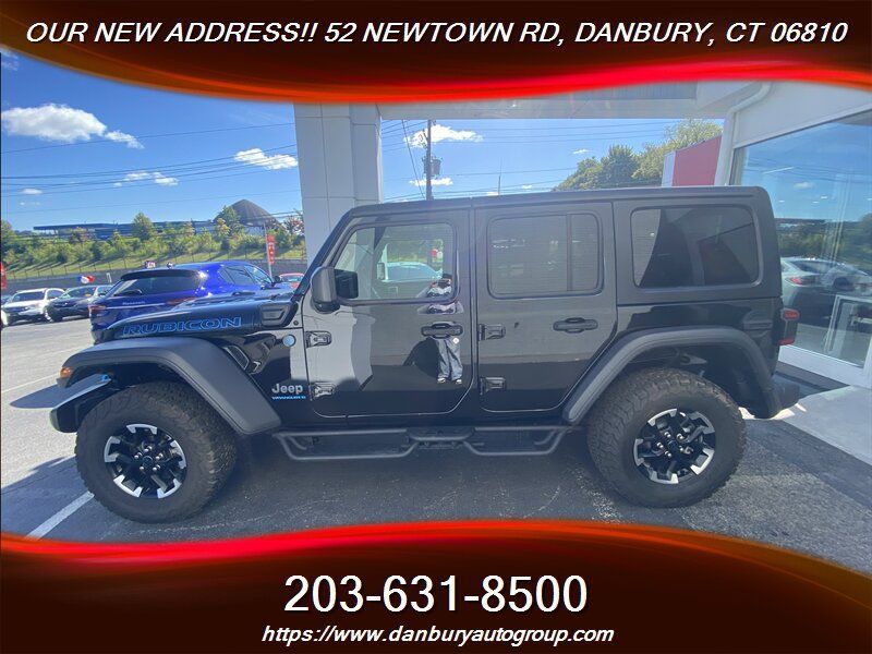 Used 2024 Jeep Wrangler Unlimited Rubicon 4xe w/ Technology Group AWD/4WD image 6
