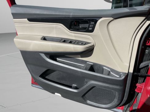 Certified 2024 Honda Odyssey Touring image 26