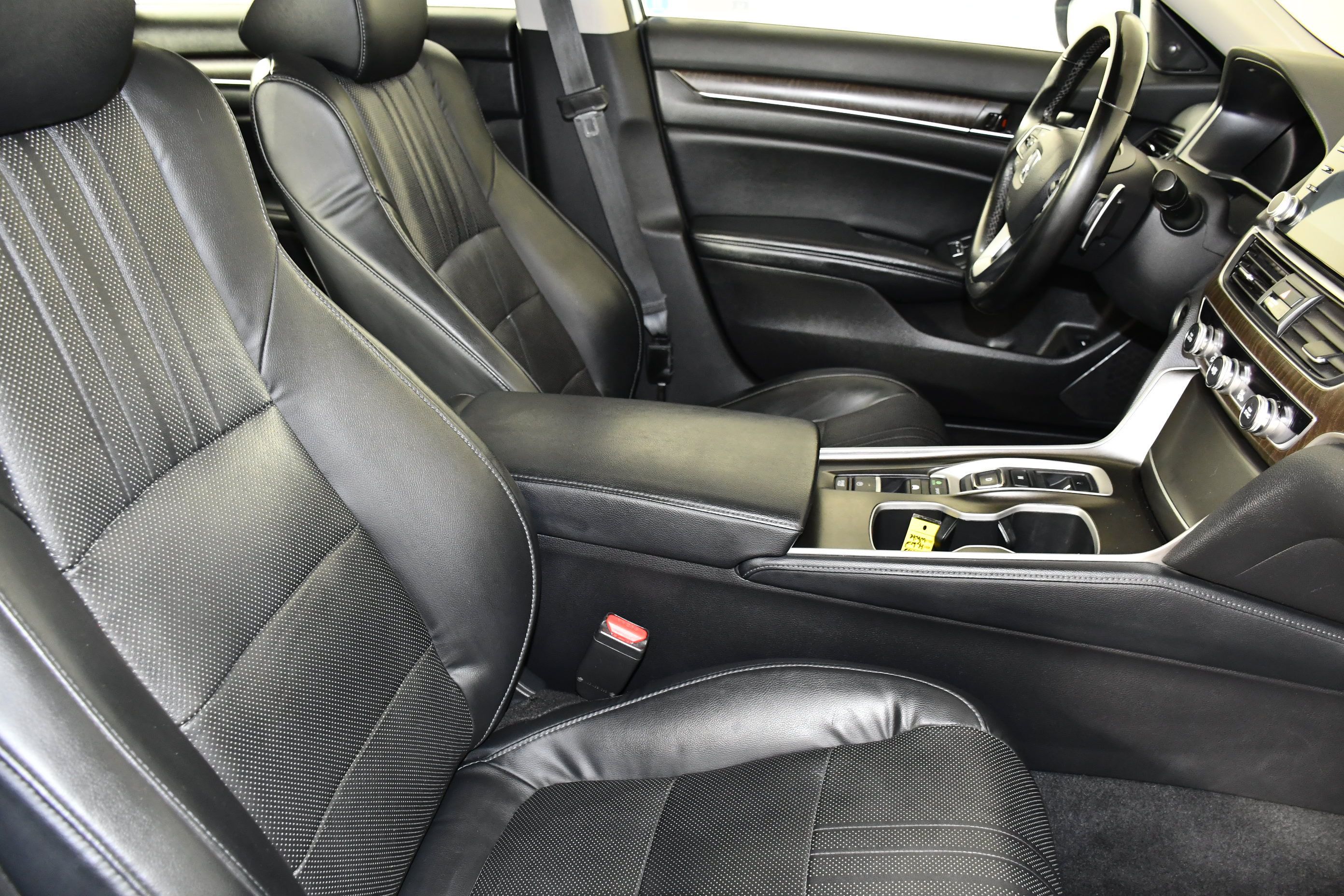 Used 2018 Honda Accord Touring image 42