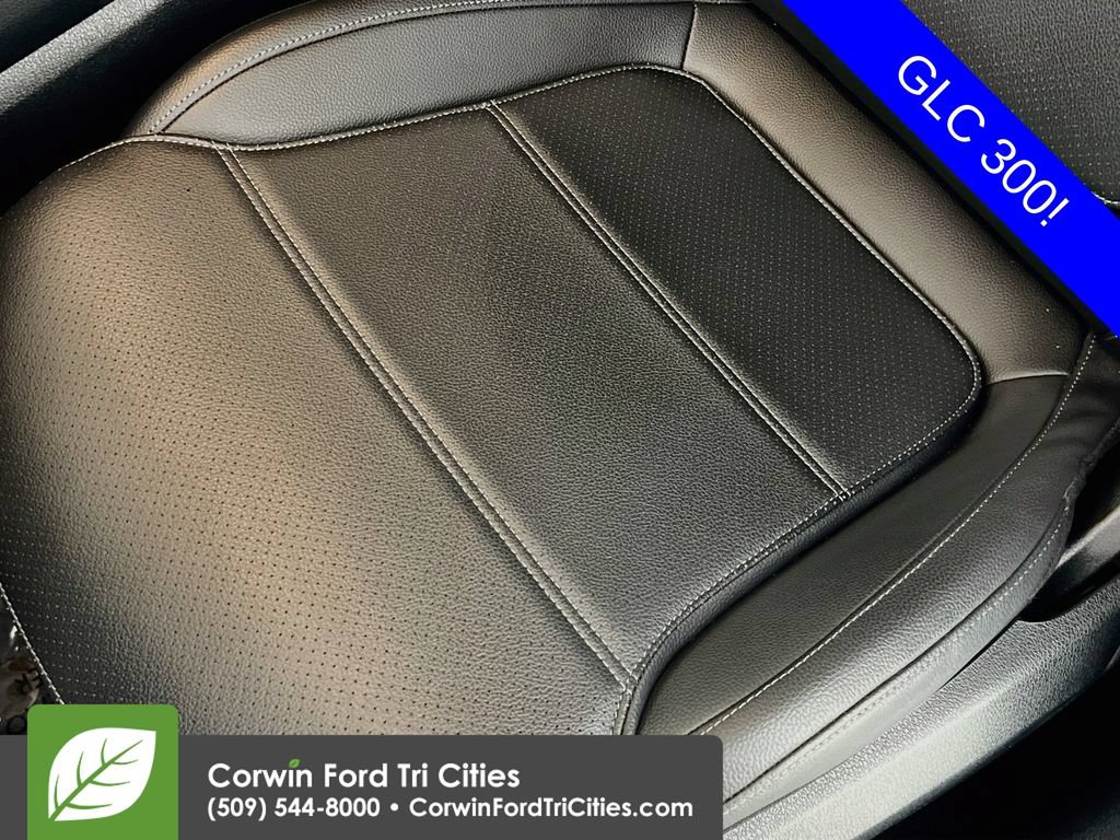 Used 2023 Mercedes-Benz GLC 300 4MATIC image 24