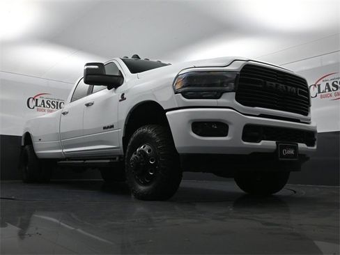 Used 2024 RAM 3500 Laramie w/ Night Edition image 25