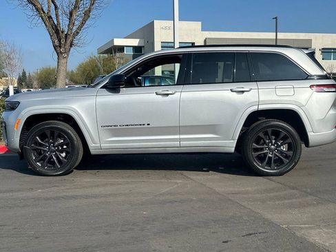 New 2026 Jeep Grand Cherokee Limited image 7