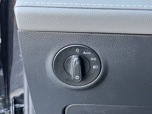 Used 2024 Volkswagen Taos SE image 18