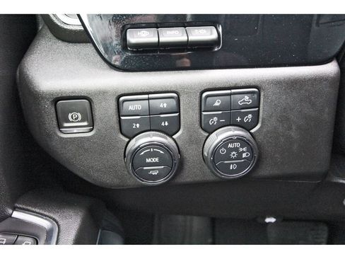 Used 2024 Chevrolet Silverado 3500 High Country w/ High Country Premium Package AWD/4WD image 20
