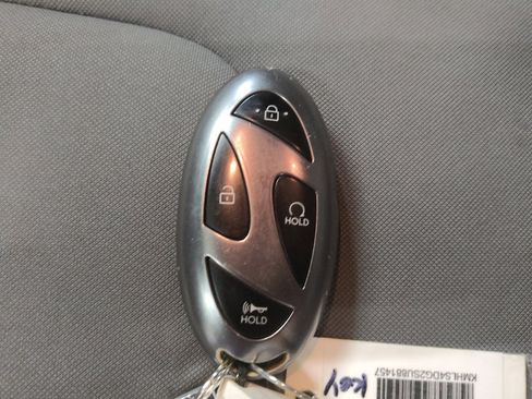 Used 2025 Hyundai Elantra SEL FWD image 32