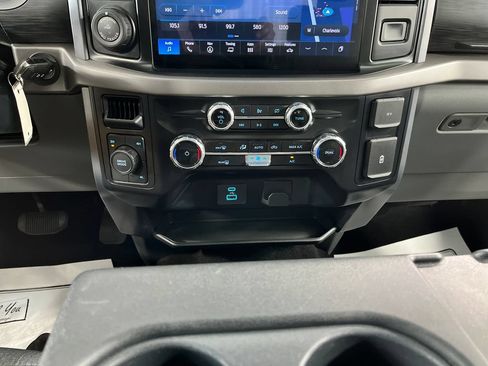 Used 2024 Ford F150 XLT AWD/4WD image 19