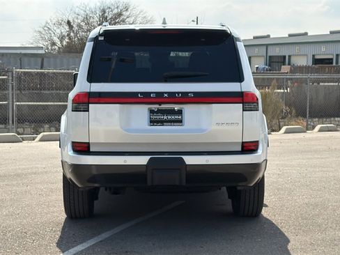 Used 2026 Lexus GX 550 w/ Cold Area Package image 7