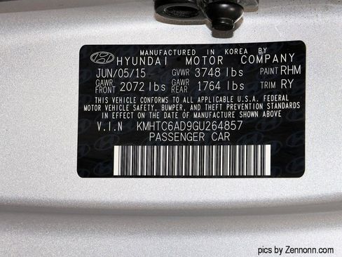 Used 2016 Hyundai Veloster FWD image 36