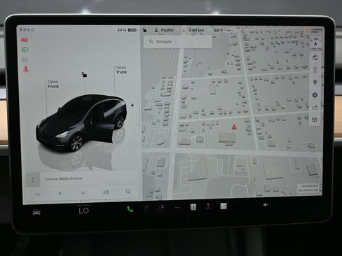 Used 2023 Tesla Model Y Long Range AWD/4WD image 29