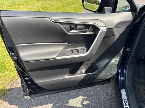 Used 2023 Toyota RAV4 XLE Premium AWD/4WD image 20