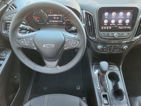 Used 2023 Chevrolet Equinox RS image 29