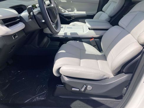 New 2026 Lincoln Navigator L Premier AWD/4WD image 30