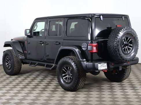 Used 2024 Jeep Wrangler Unlimited Rubicon AWD/4WD image 10