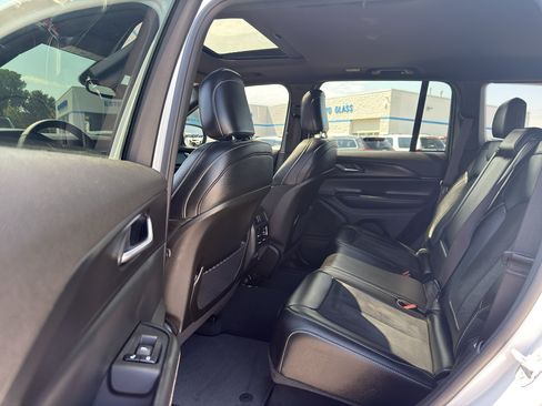 Used 2024 Jeep Grand Cherokee Altitude AWD/4WD image 29