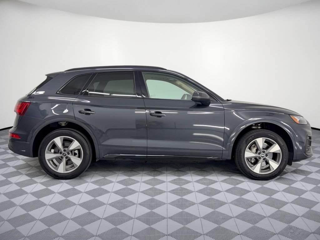 Used 2024 Audi Q5 2.0T Premium Plus w/ Premium Plus Package AWD/4WD image 8
