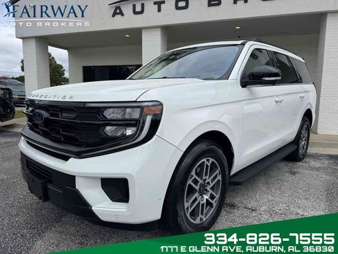 Used 2025 Ford Expedition Active image 2