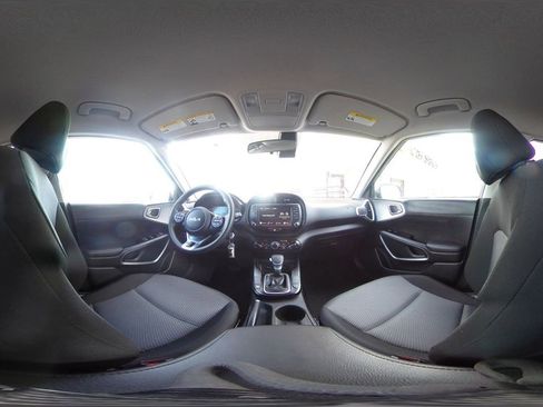 Used 2025 Kia Soul LX w/ LX Technology Package image 38