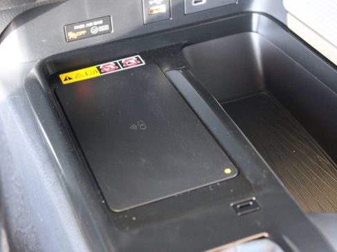 Used 2026 Toyota Camry SE FWD image 23