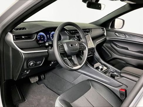 New 2026 Jeep Grand Cherokee Laredo X image 8