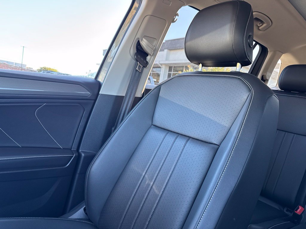 Certified 2023 Volkswagen Tiguan SE w/ Panoramic Sunroof Package FWD image 23