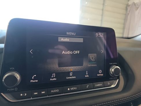 Used 2021 Nissan Rogue S image 23