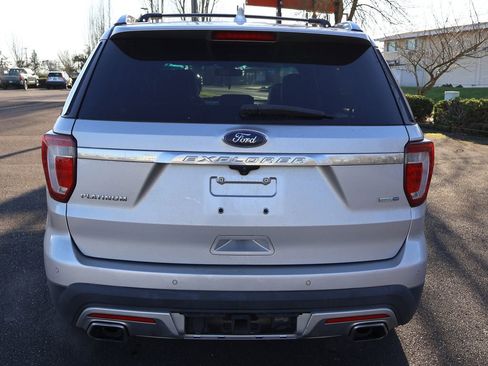 Used 2017 Ford Explorer Platinum image 5