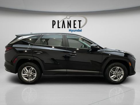 New 2026 Hyundai Tucson SE image 8