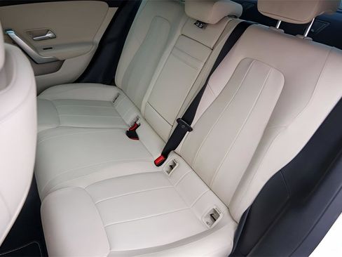 Used 2022 Mercedes-Benz CLA 250 image 26