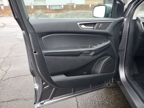 Used 2023 Ford Edge SEL w/ Convenience Package image 9